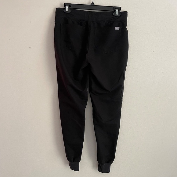 Figs Rafaela Oversized Top & Zamora Jogger Scrub Set - Picture 12 of 14